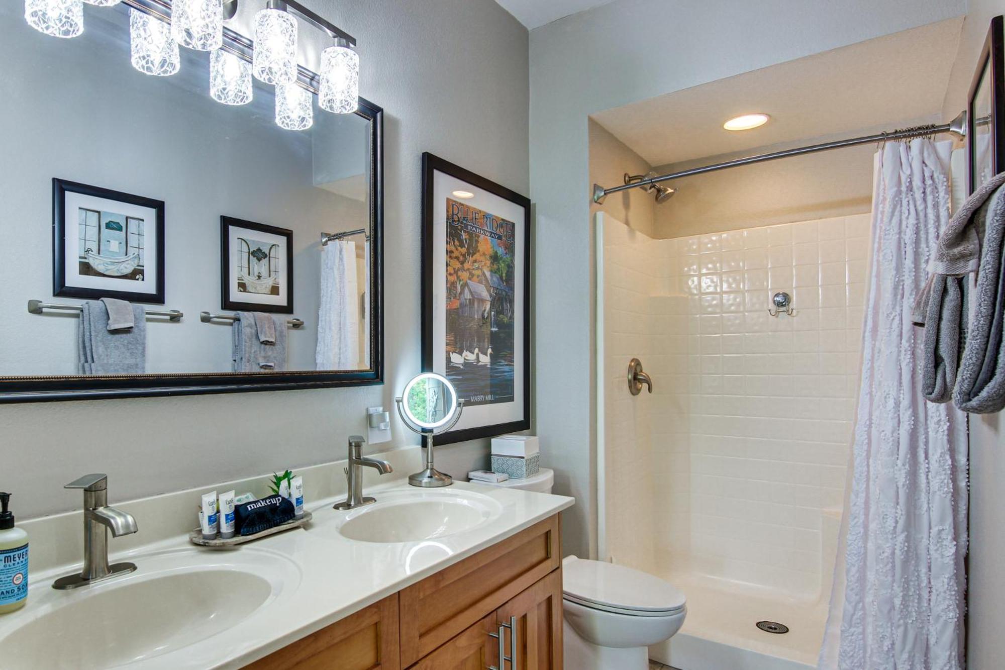Lake Lure Condo With Resort Pool And Beach Access! エクステリア 写真
