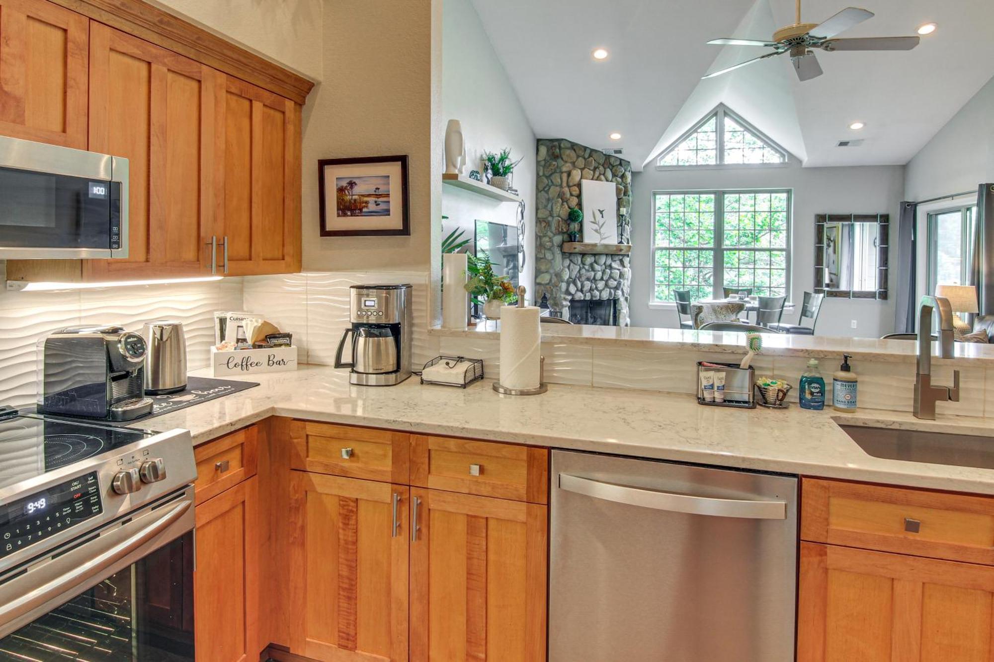 Lake Lure Condo With Resort Pool And Beach Access! エクステリア 写真